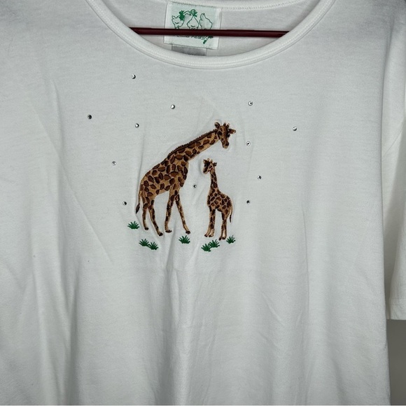 Quaker Factory Womens Giraffe Embroidered S/S Blouse Size 1X White - Picture 2 of 4